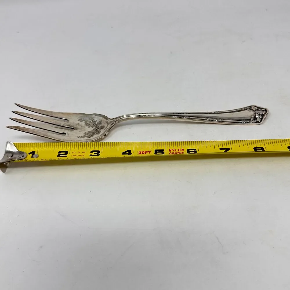 Wm Rogers & Son AA Silverplate Fair Oak Berry Serving Fork Antique 1913 Flatware